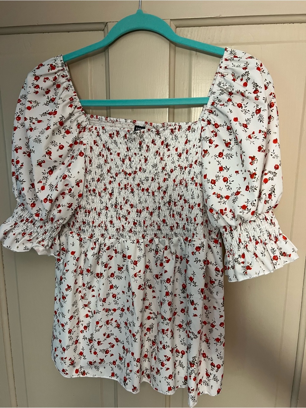 SHEIN White Floral Smocked Puff Sleeve Top